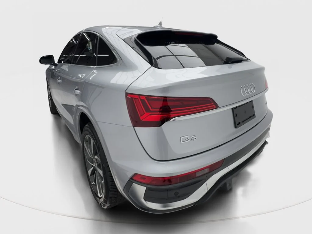 Used 2022 Black Audi  image 10