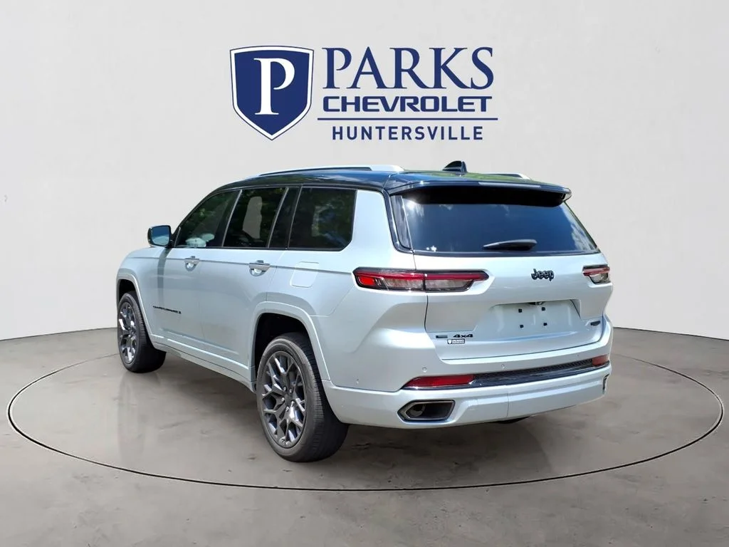 Certified Used 2023 Silver Jeep Summit image 31