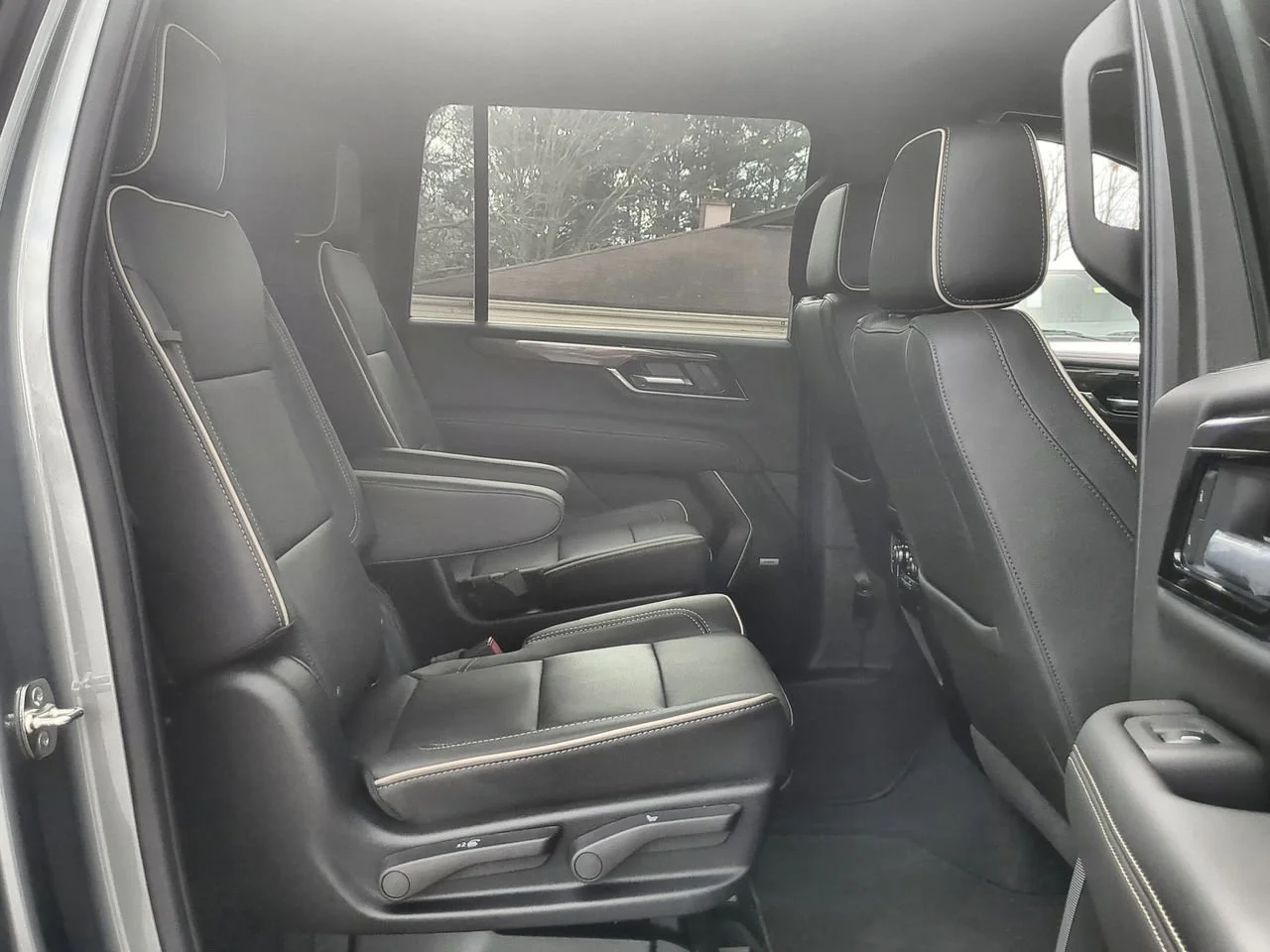 New 2026 Sterling Metallic GMC Elevation image 27