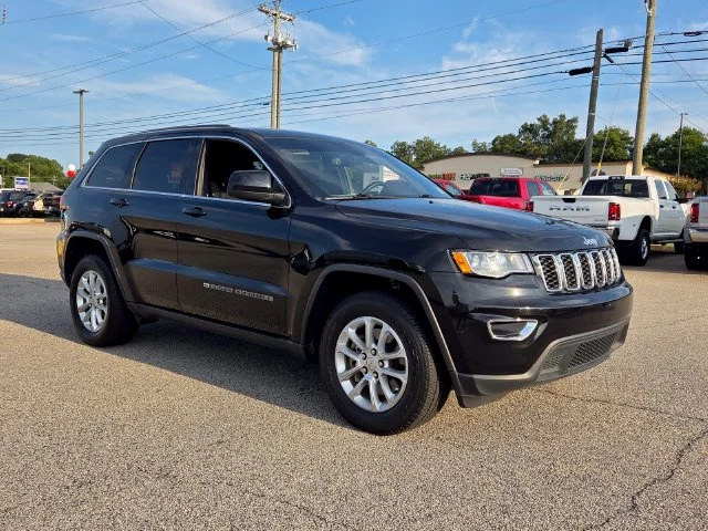 Used 2022 Black Jeep Laredo E image 1