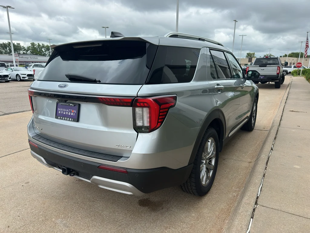 Used 2025 Iconic Silver Metallic Ford Platinum image 9