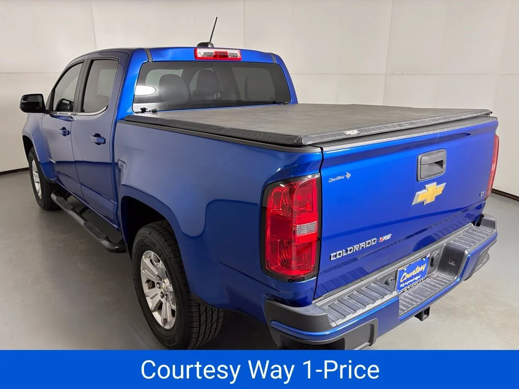 Used 2018 KINETIC BLUE METALLIC Chevrolet 2WD LT image 9