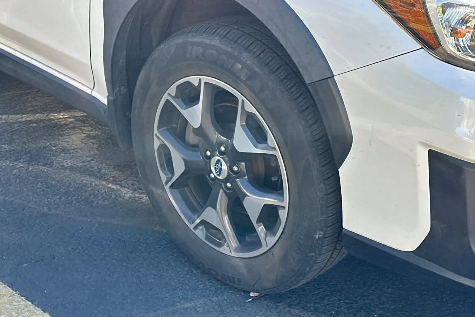 Used 2018 Crystal White Pearl Subaru Premium image 9