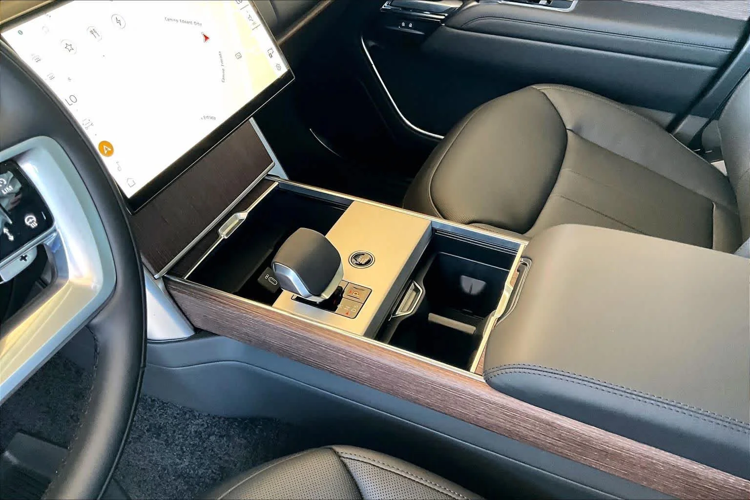 New 2026  Land Rover SE image 7