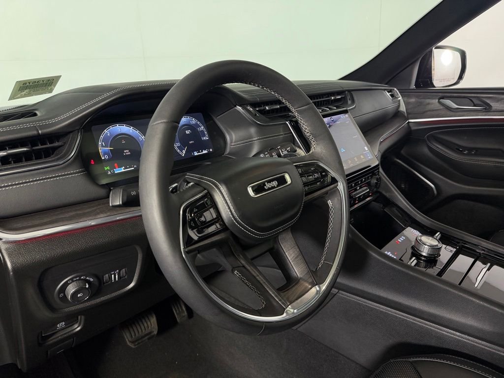 Certified Used 2024 Rocky Mountain Pearlcoat Jeep Overland image 13