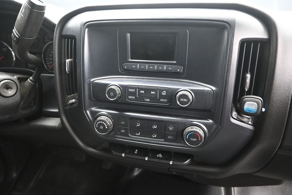 Used 2016 White GMC Base image 23