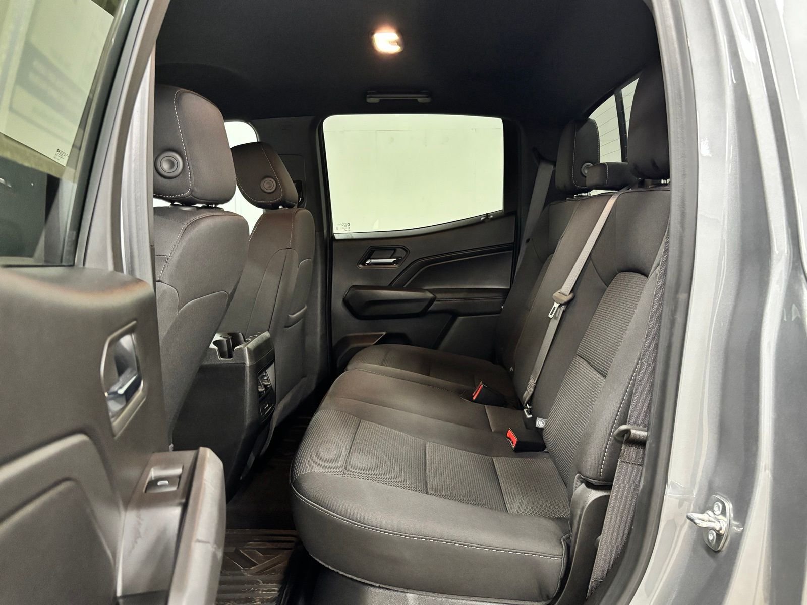 Used 2025 Silver GMC Elevation image 19