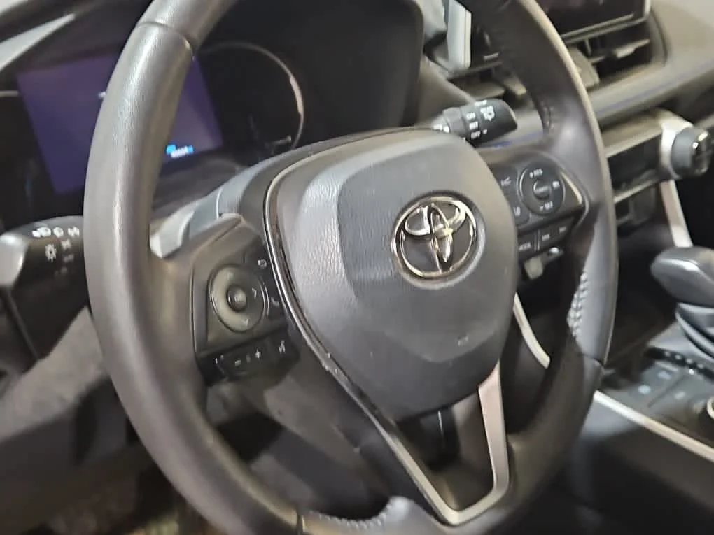 Used 2023 Wind Chill Pearl Toyota Hybrid SE image 14