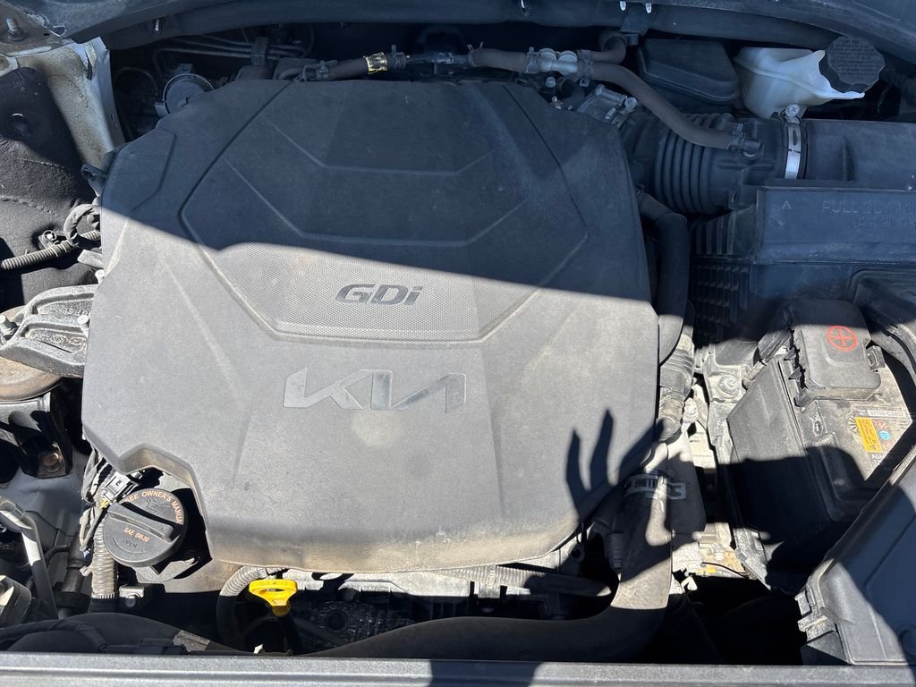 Used 2022 White Kia S image 12