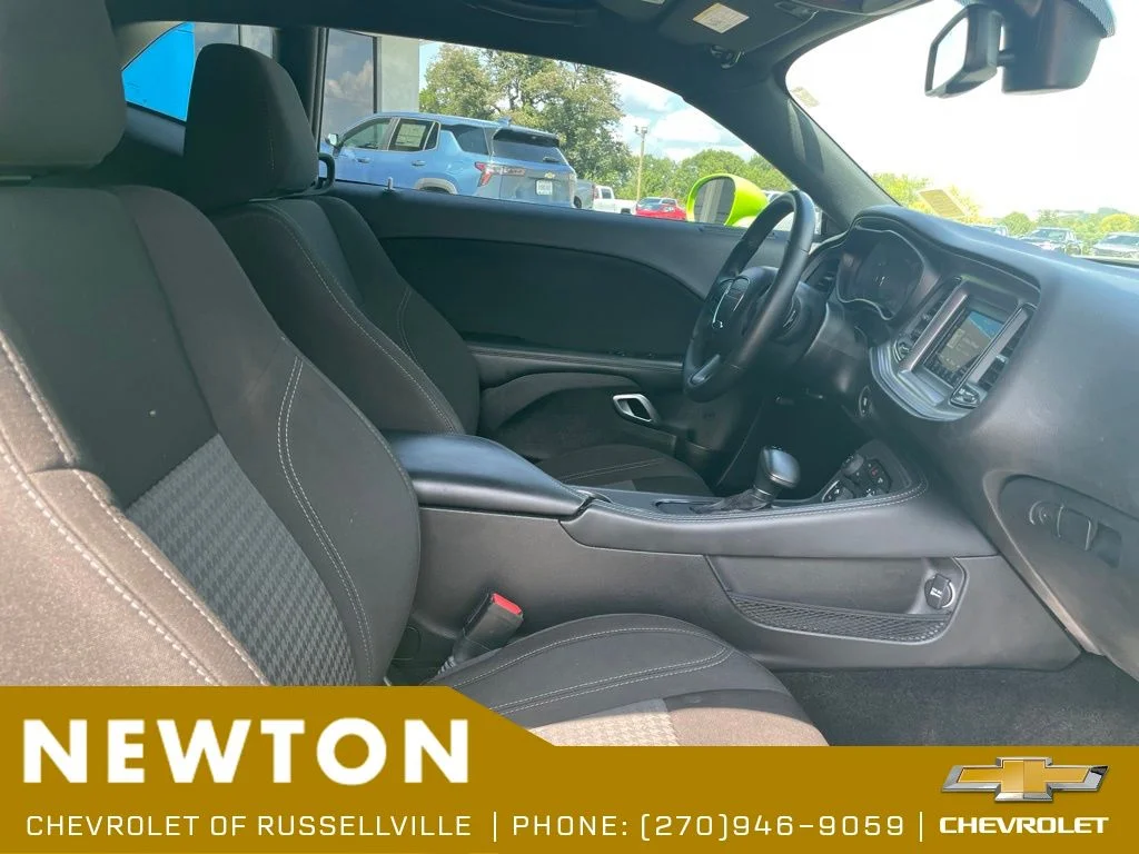 Used 2023 Sublime Metallic Dodge SXT image 19
