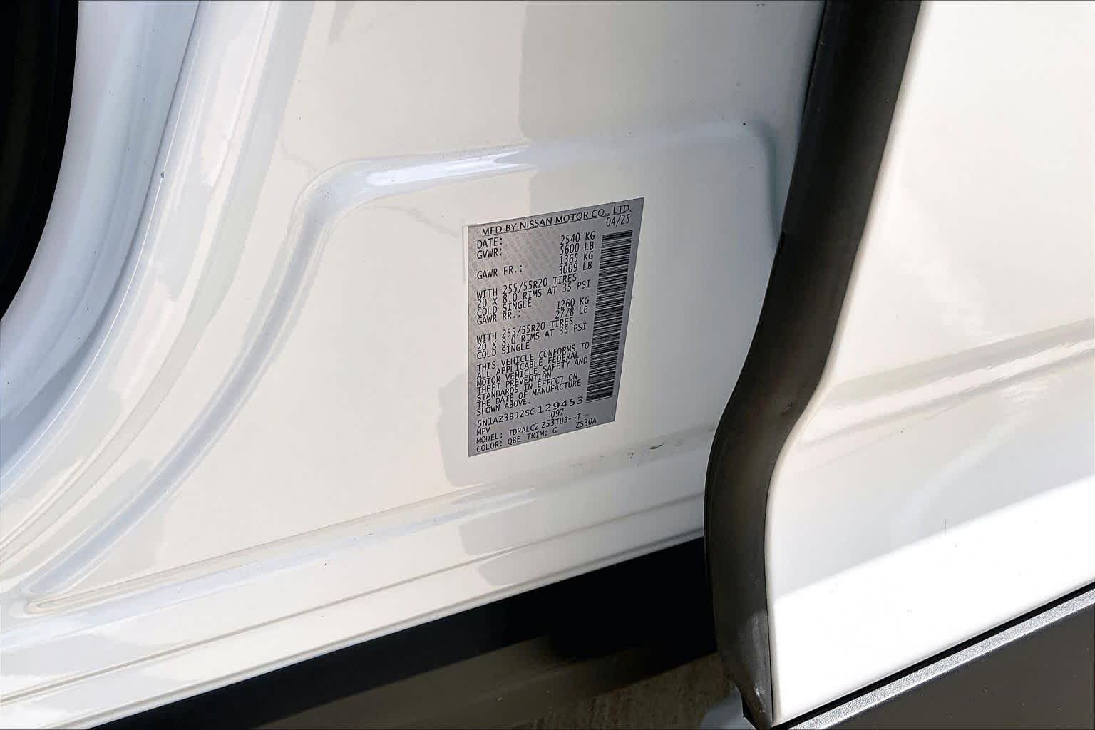 Used 2025 Everest White Pearl Tricoat Nissan SV image 33
