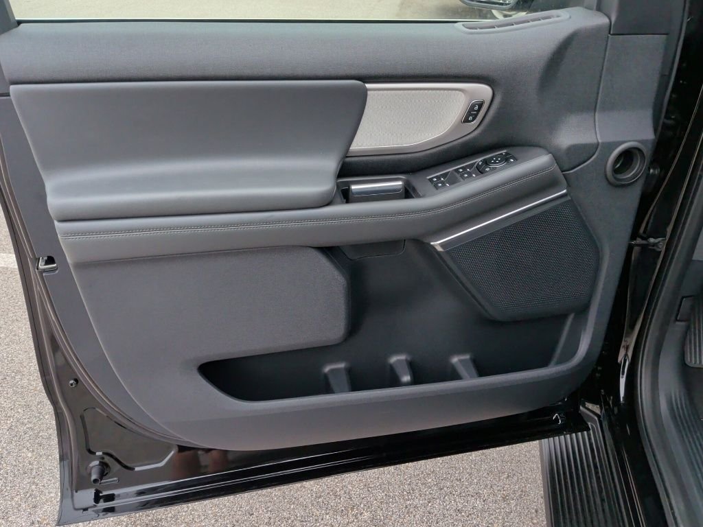 New 2026 Agate Black Metallic Ford MAX Active image 10