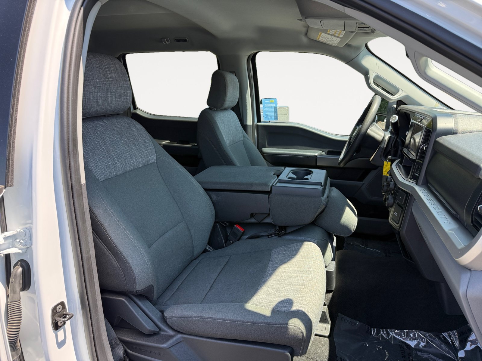 Used 2025 Oxford White Ford XLT image 18