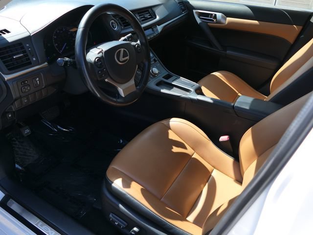 Used 2015  Lexus Hybrid image 13