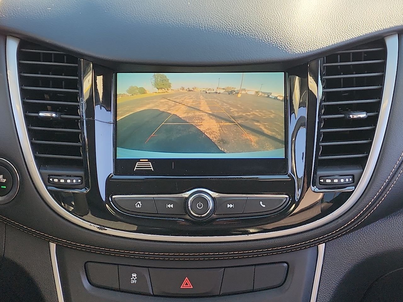 Used 2018 SUMMIT WHITE Chevrolet LT image 16