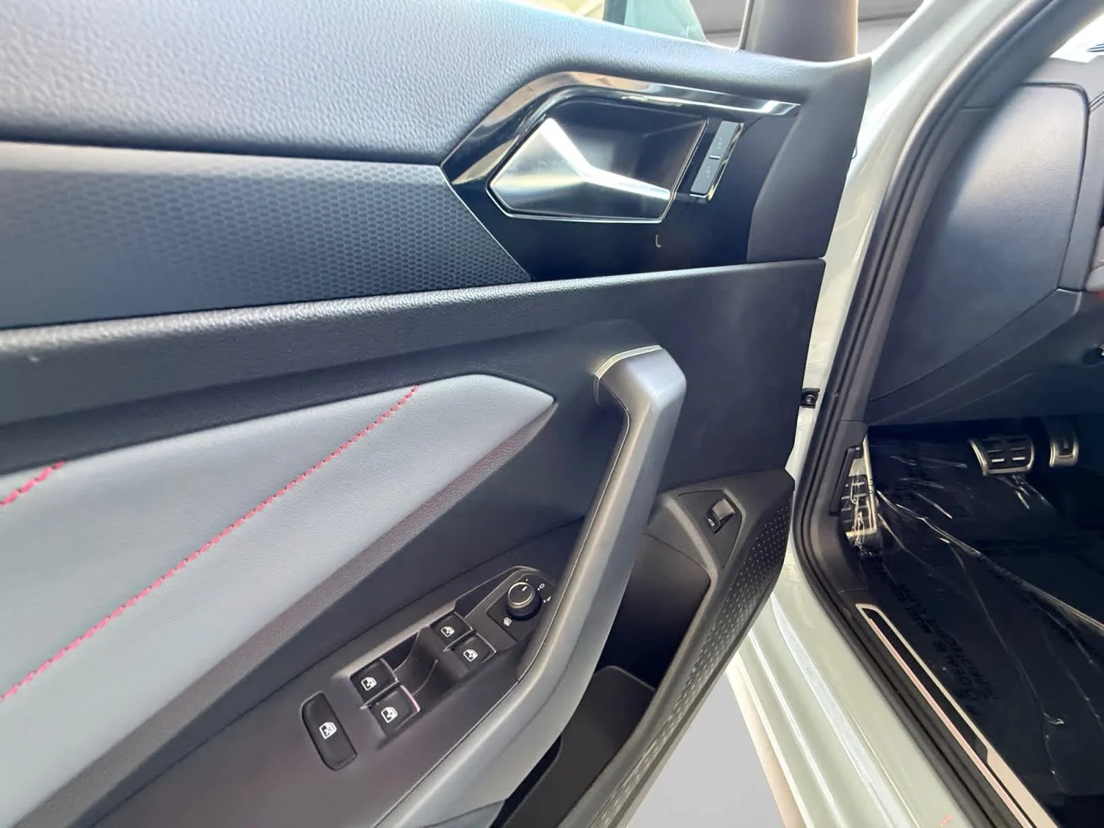 New 2027 MONUMENT GRAY Volkswagen Autobahn image 10