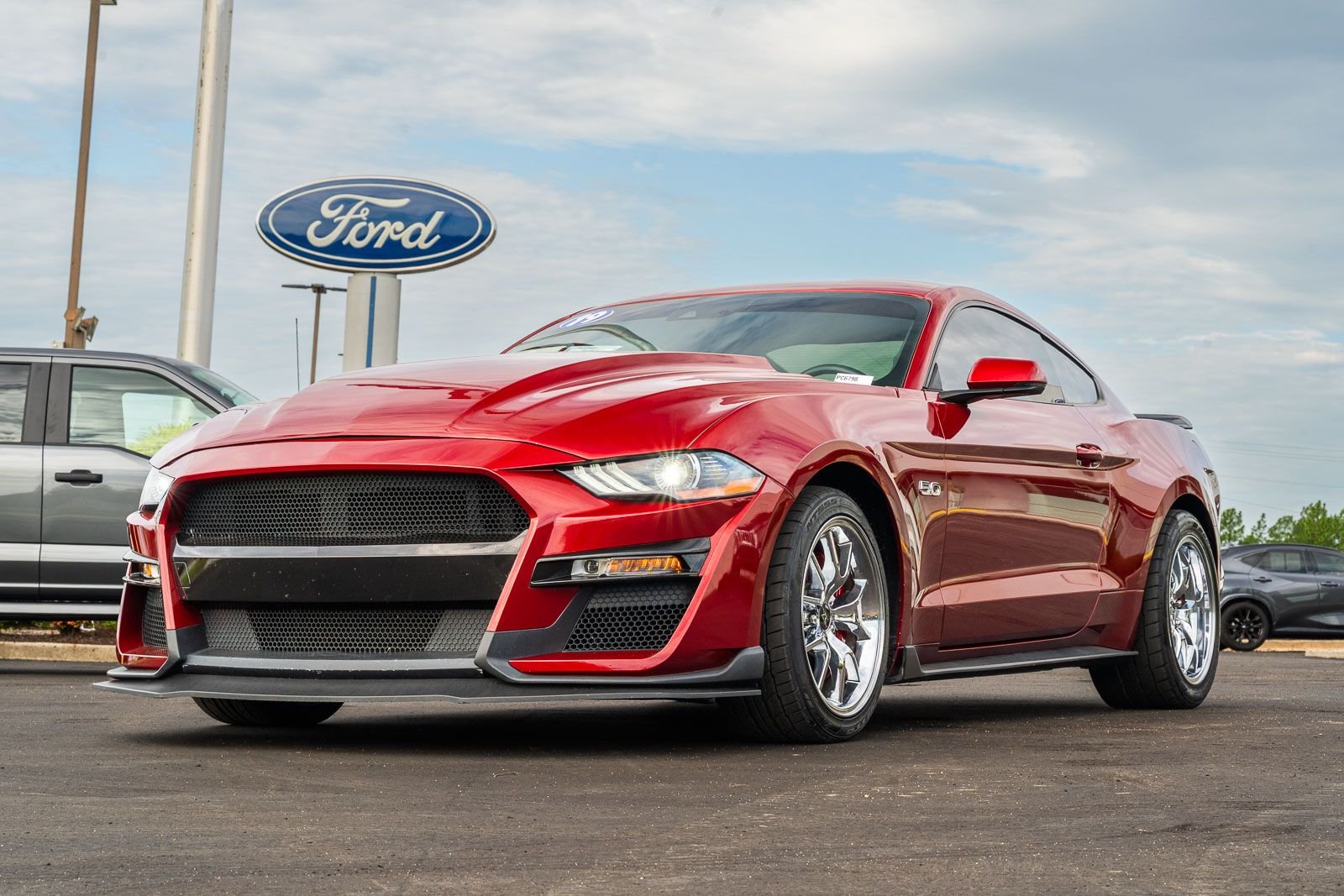 Used 2019 Red Ford GT Premium image 3