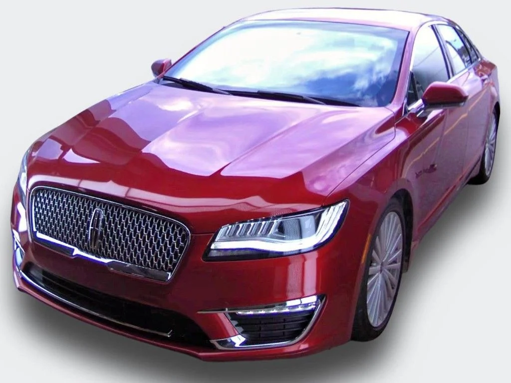 Used 2017 Red Lincoln Reserve image 2