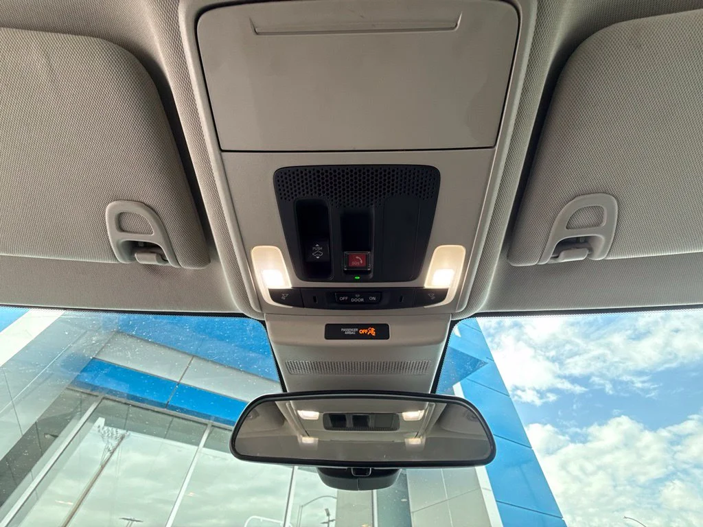 Used 2025 Black Honda SE image 28