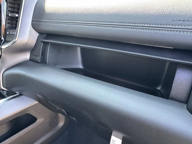 New 2027 Bright White Clear-Coat Exterior Paint RAM Laramie image 40