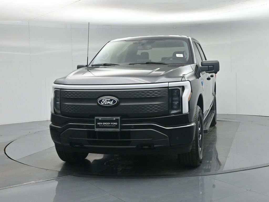 2025 Ford F-150 Lightning Flash - Photo 56