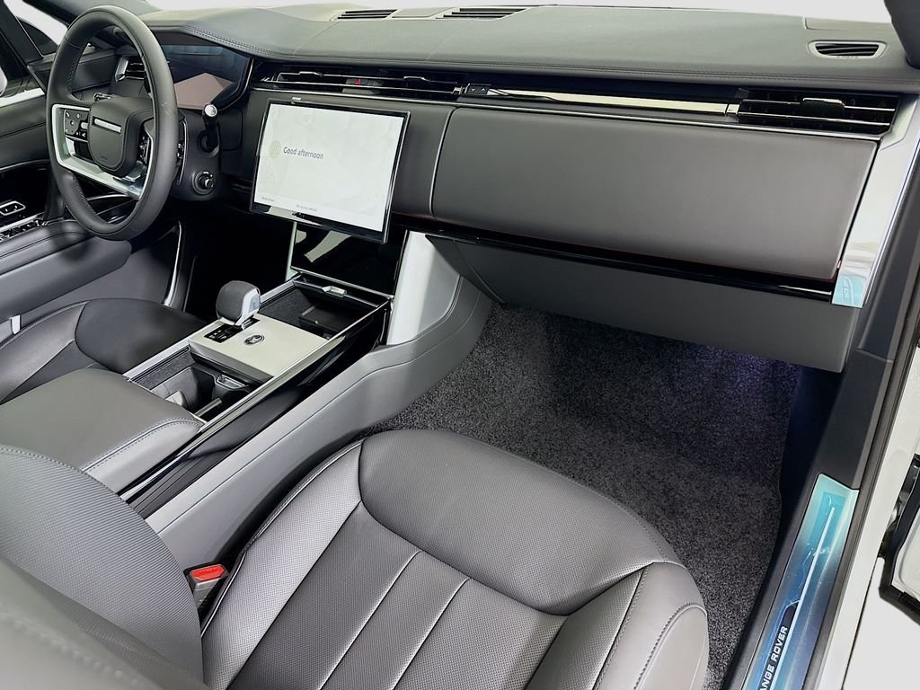 New 2026 Fuji White Land Rover SE image 16