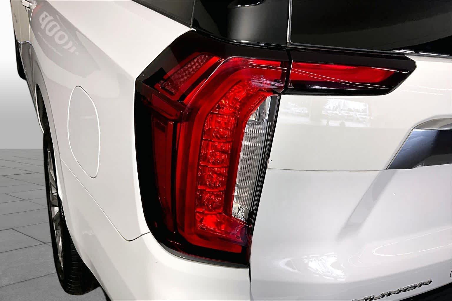 Used 2022 Summit White GMC Denali image 28