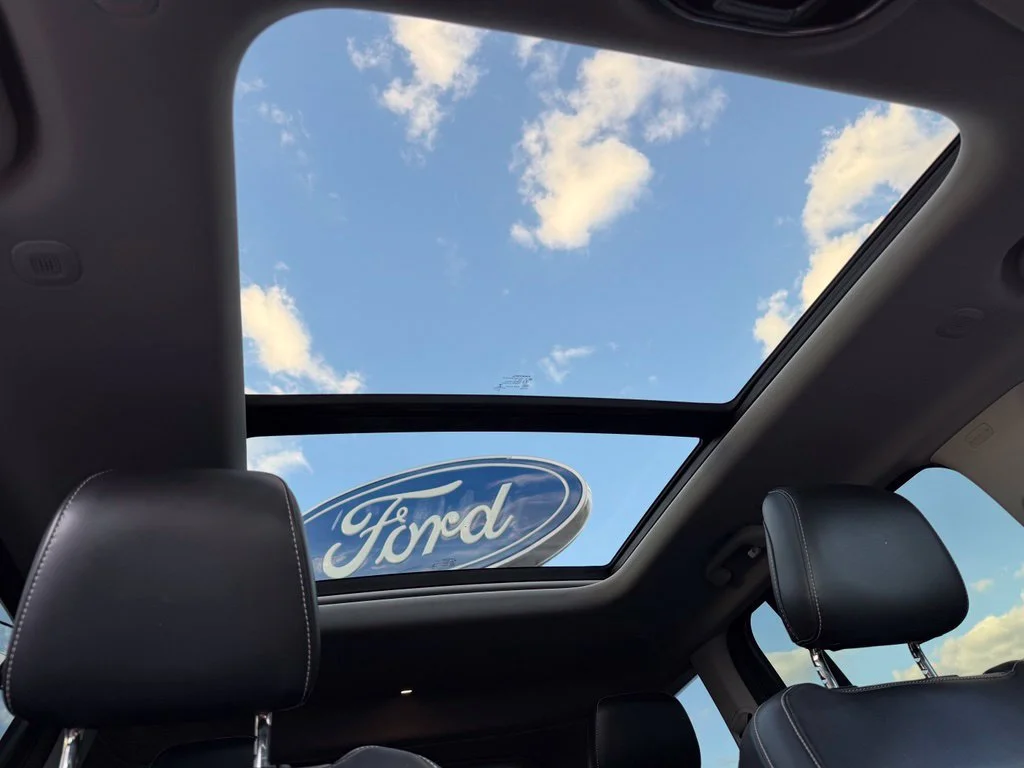 Used 2022 White Jeep Limited image 33