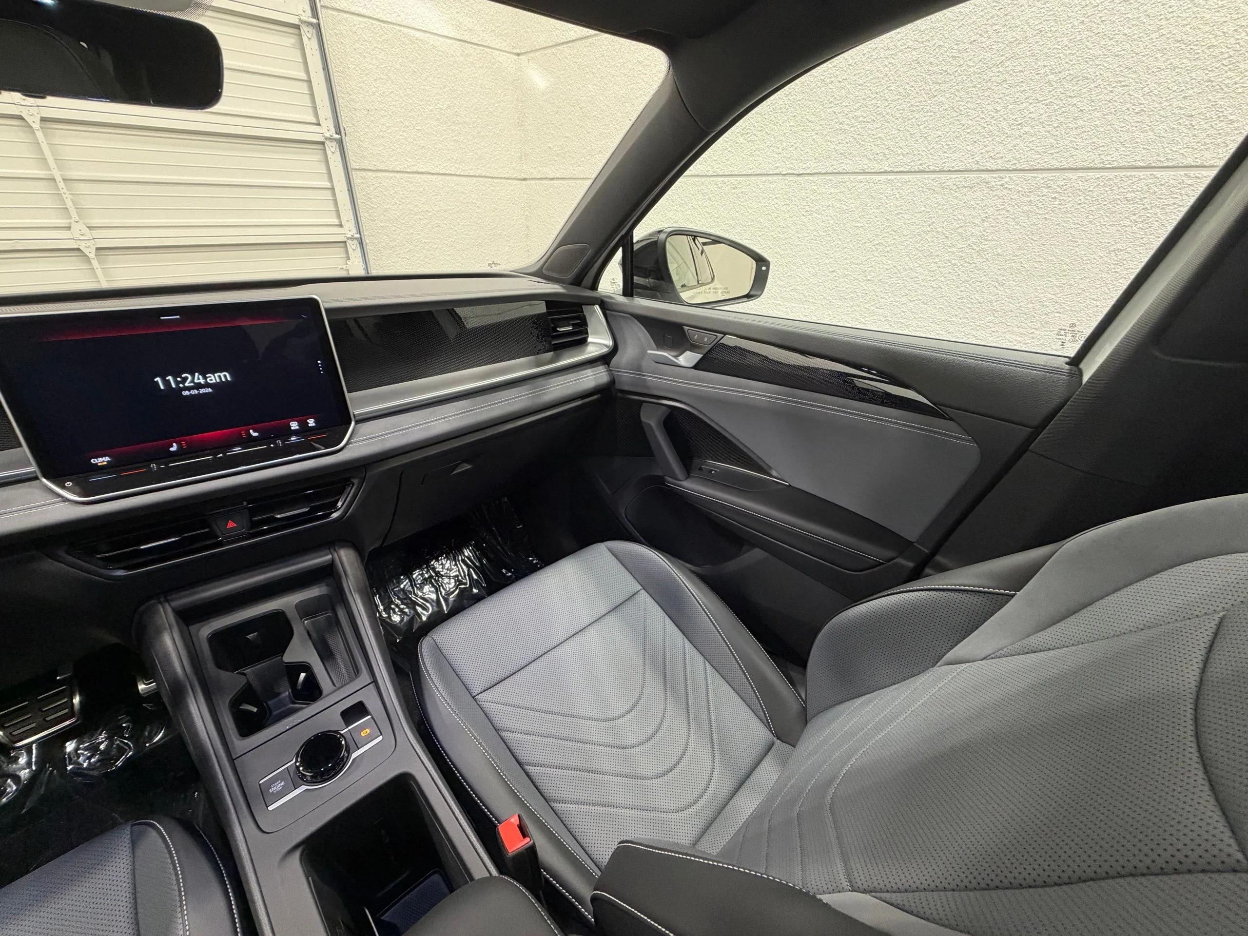 New 2026 White Volkswagen SE R-Line Black image 32