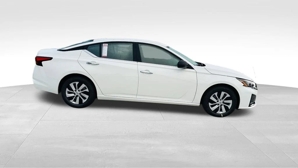Certified Used 2025 White Nissan 2.5 S image 8
