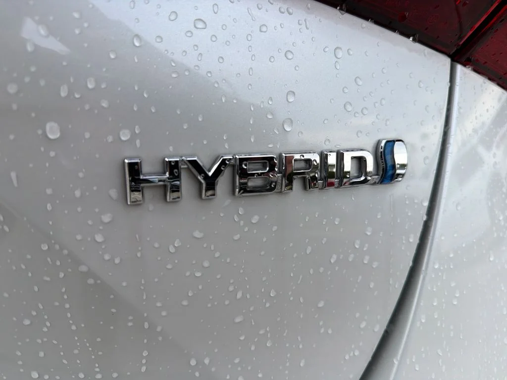 2021 Toyota Prius LE - Photo 10