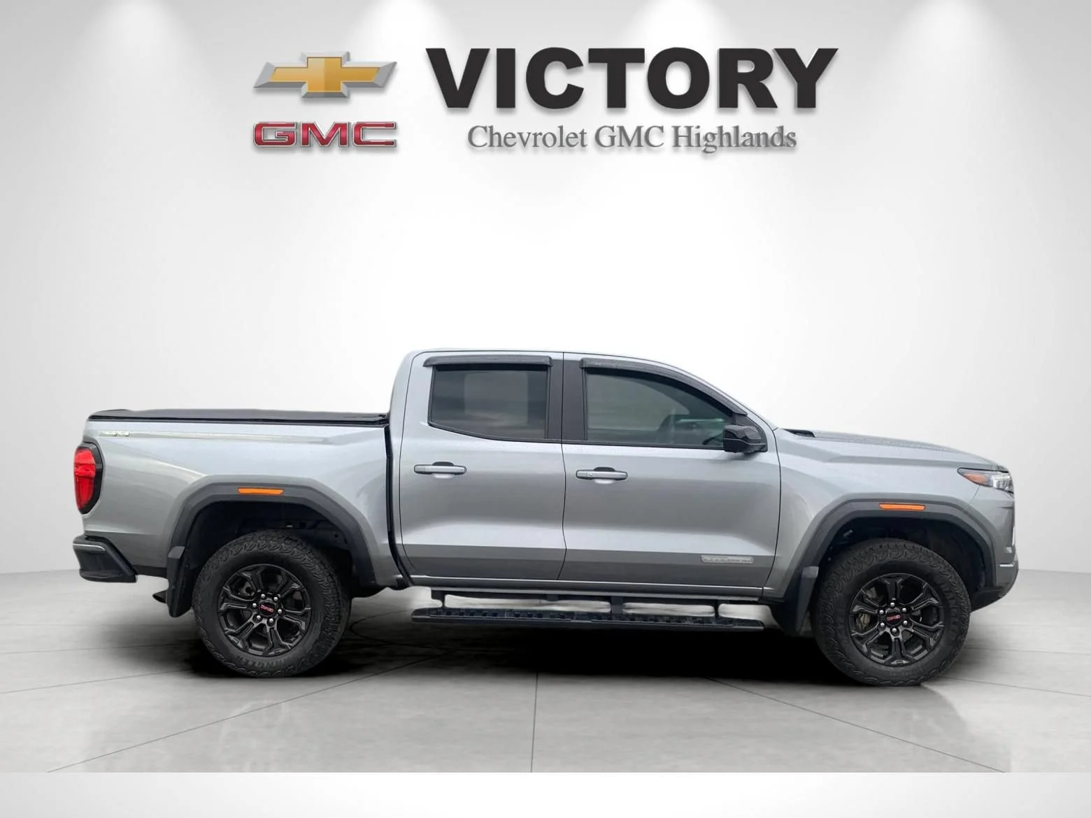 Used 2025 Sterling Metallic GMC Elevation image 2