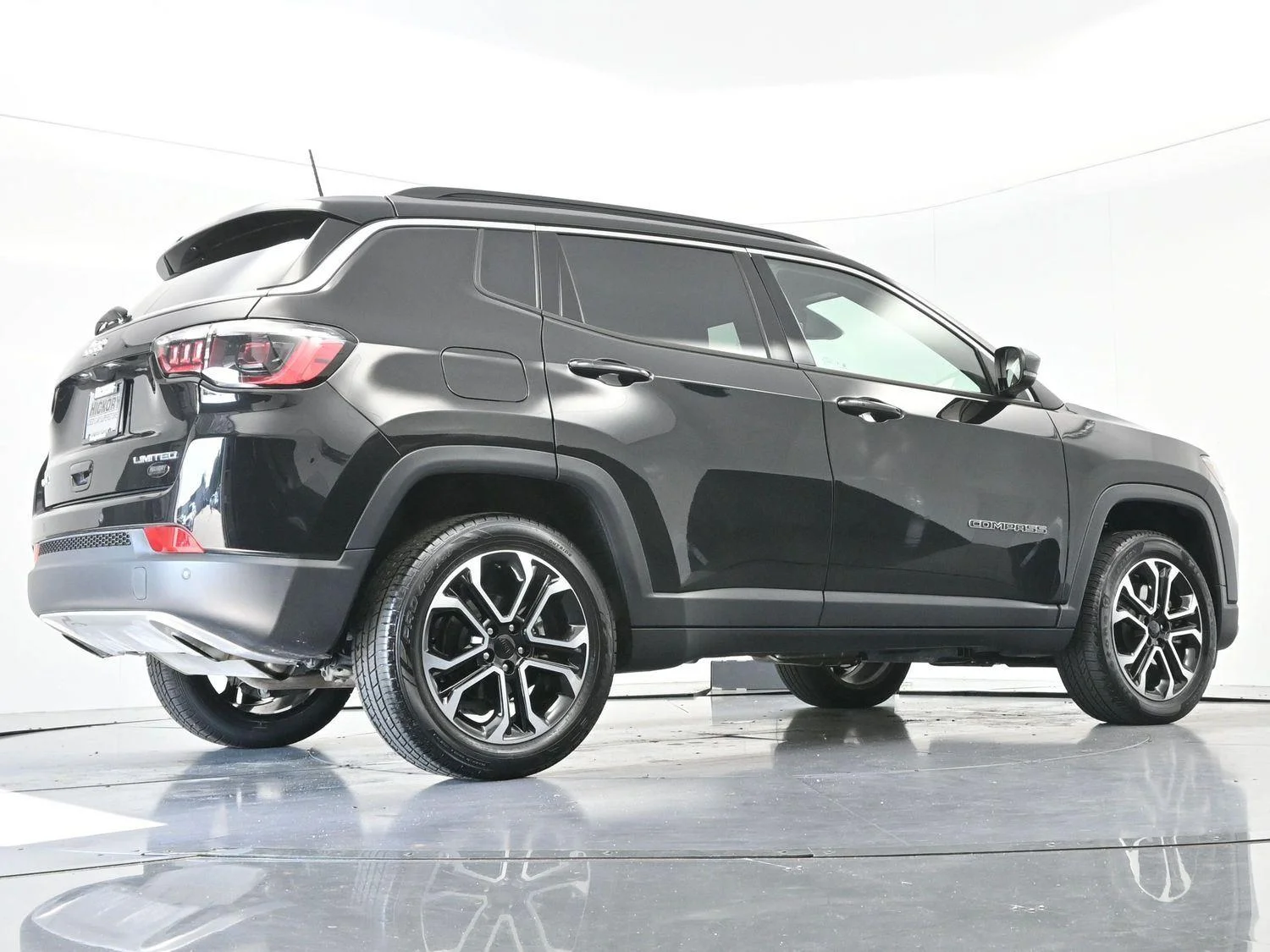 Used 2023 Diamond Black Crystal Pearlcoat Jeep Limited image 52