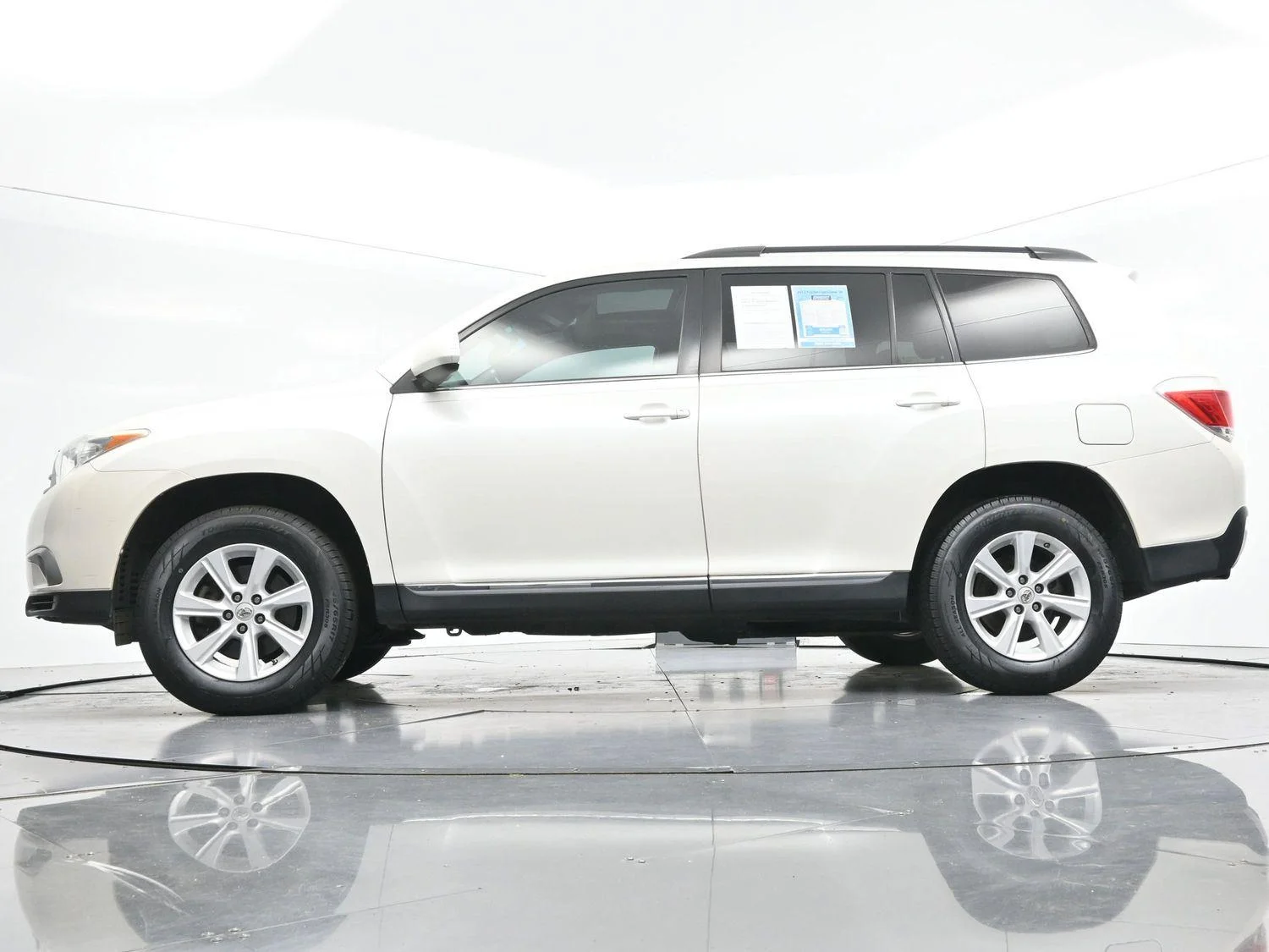 Used 2012 Blizzard Pearl Toyota SE image 46