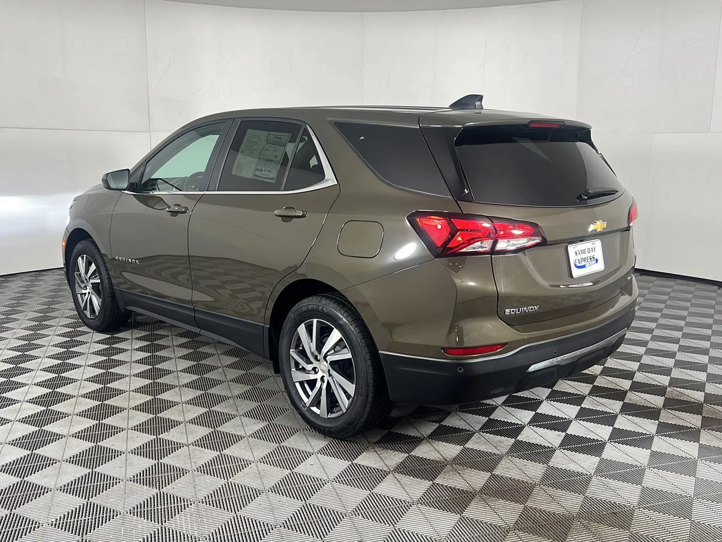 Used 2023 Harvest Bronze Metallic Chevrolet LT image 8