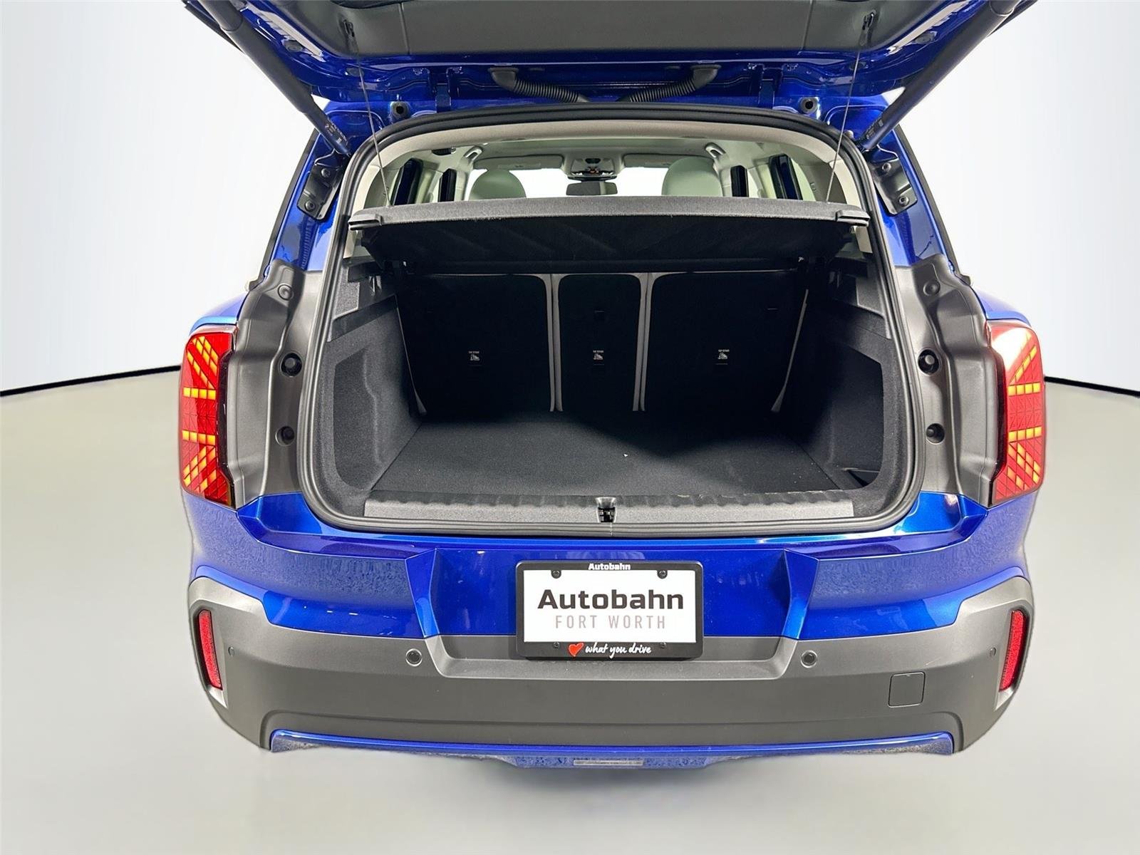 Used 2025 Blazing Blue Metallic MINI S image 28