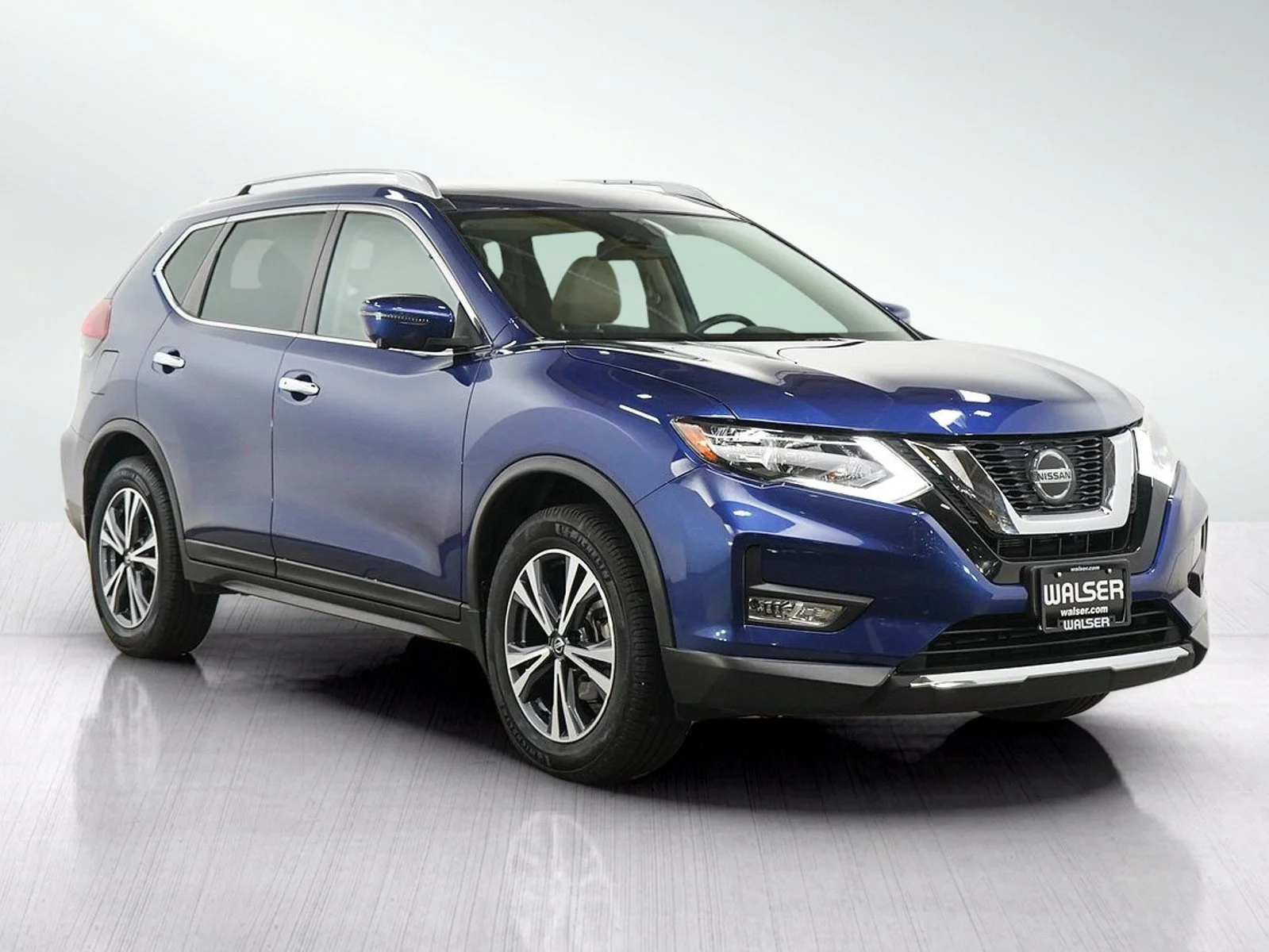 Used 2019 Caspian Blue Metallic Nissan SV image 7