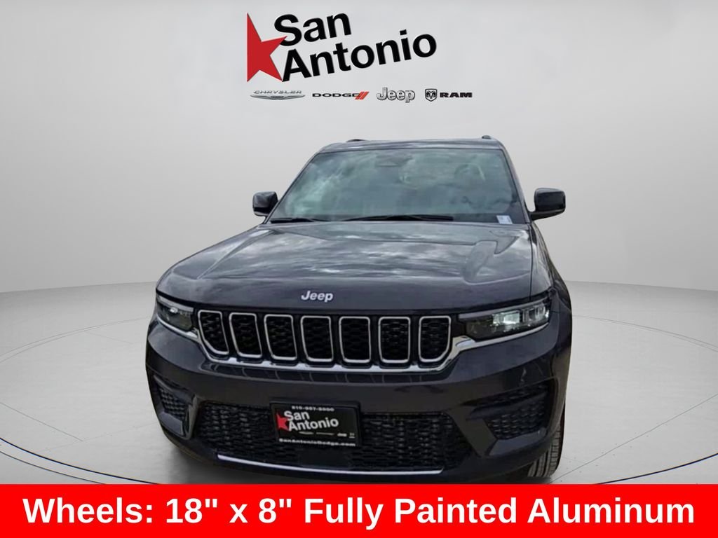 New 2025 Baltic Gray Metallic Clear-Coat Exterior Paint Jeep Laredo X image 5