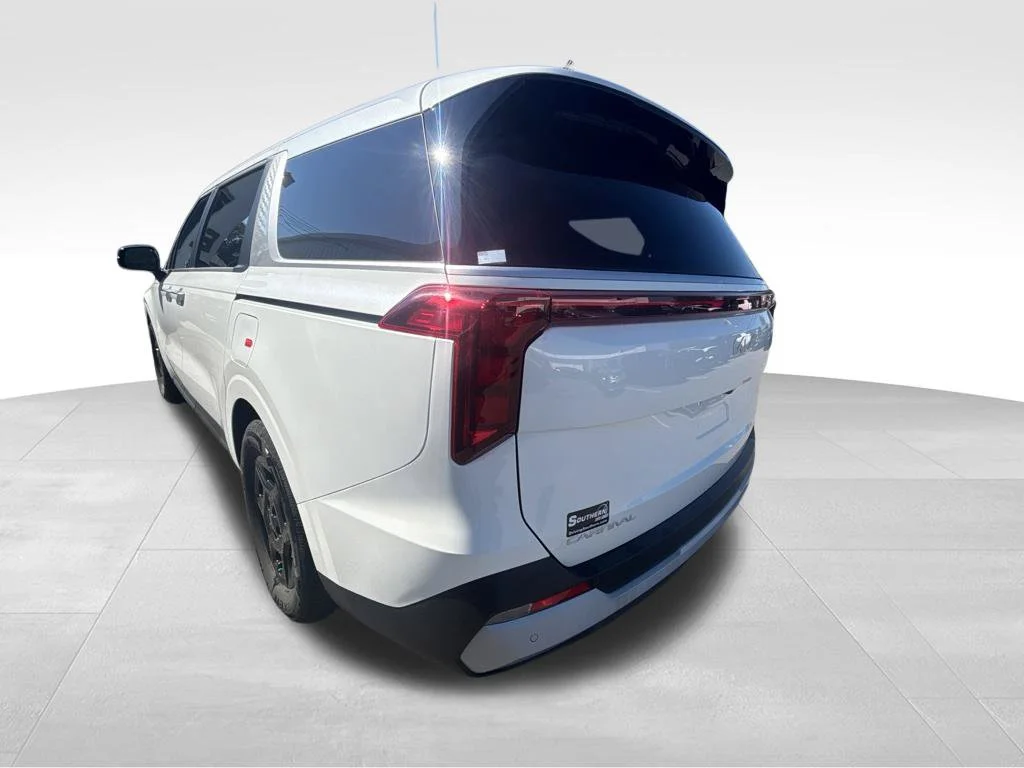 Used 2026 White Kia LX image 3