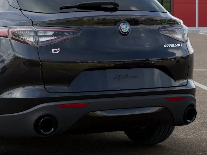 New 2026 Vulcano Black Metallic Exterior Paint Alfa Romeo Base image 14