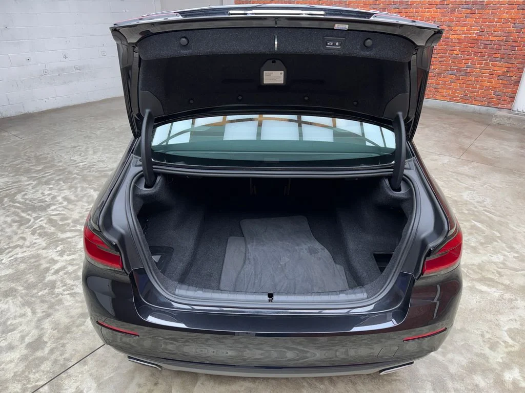 Used 2022 Black BMW 540i xDrive image 29