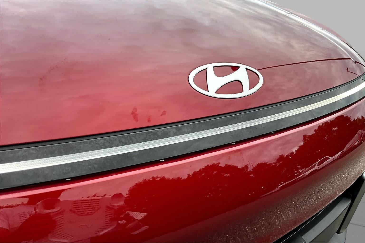 Used 2024 Ultimate Red Metallic Hyundai SEL image 28