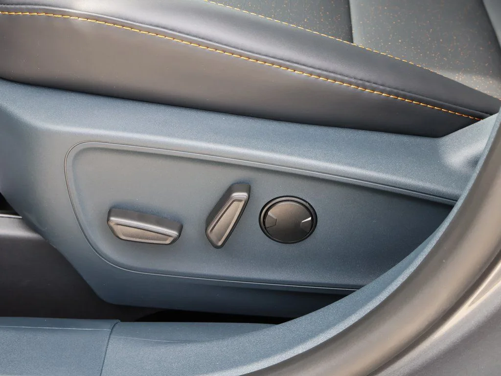 New 2026 Carbonized Gray Metallic Ford Tremor® image 24