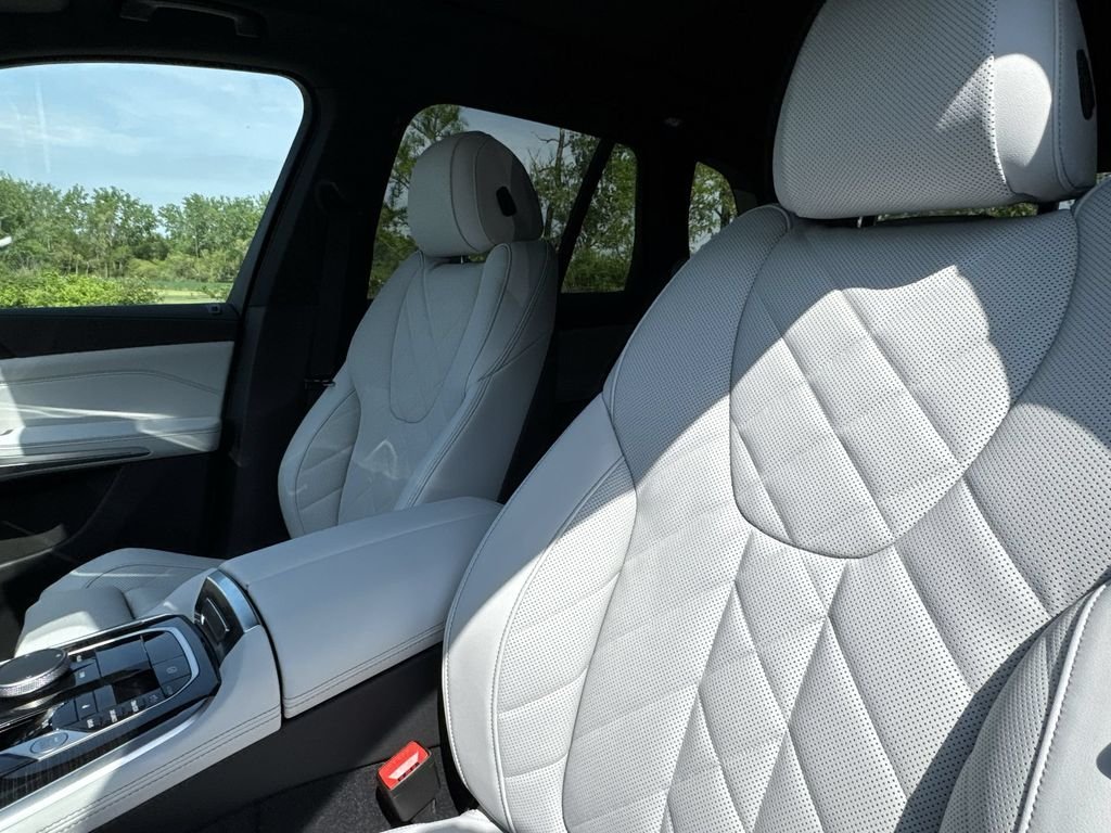 New 2026 Brooklyn Grey Metallic BMW xDrive40i image 13