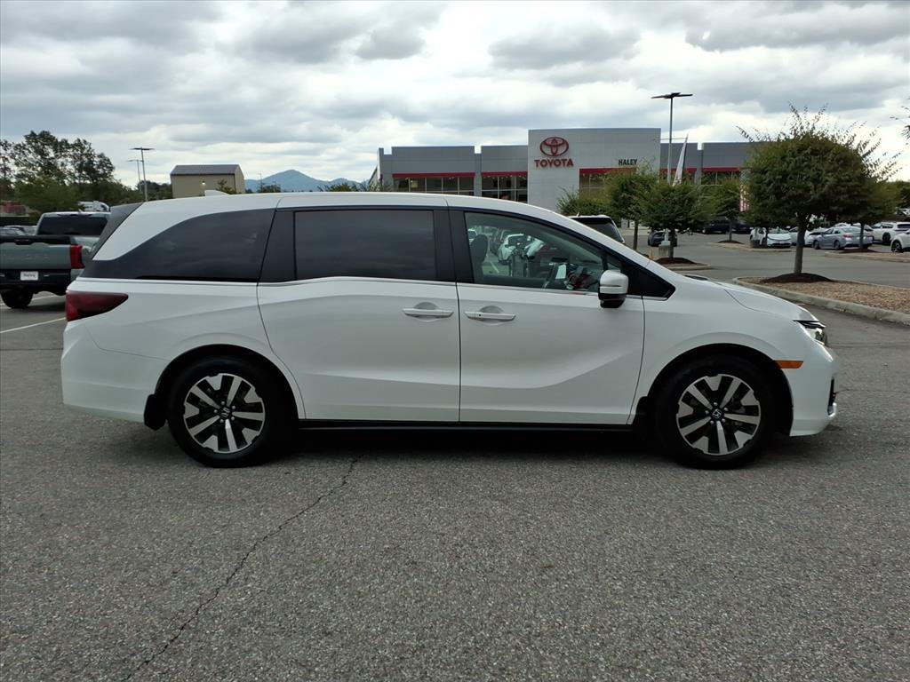 Used 2026 White Honda EX-L image 3