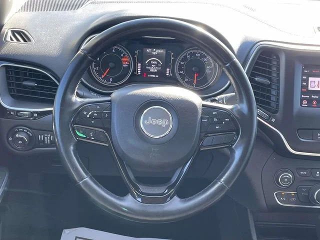 Certified Used 2019 Diamond Black Jeep Latitude Plus image 12