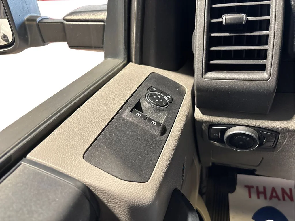 Certified Used 2017 Oxford White Ford XL image 28