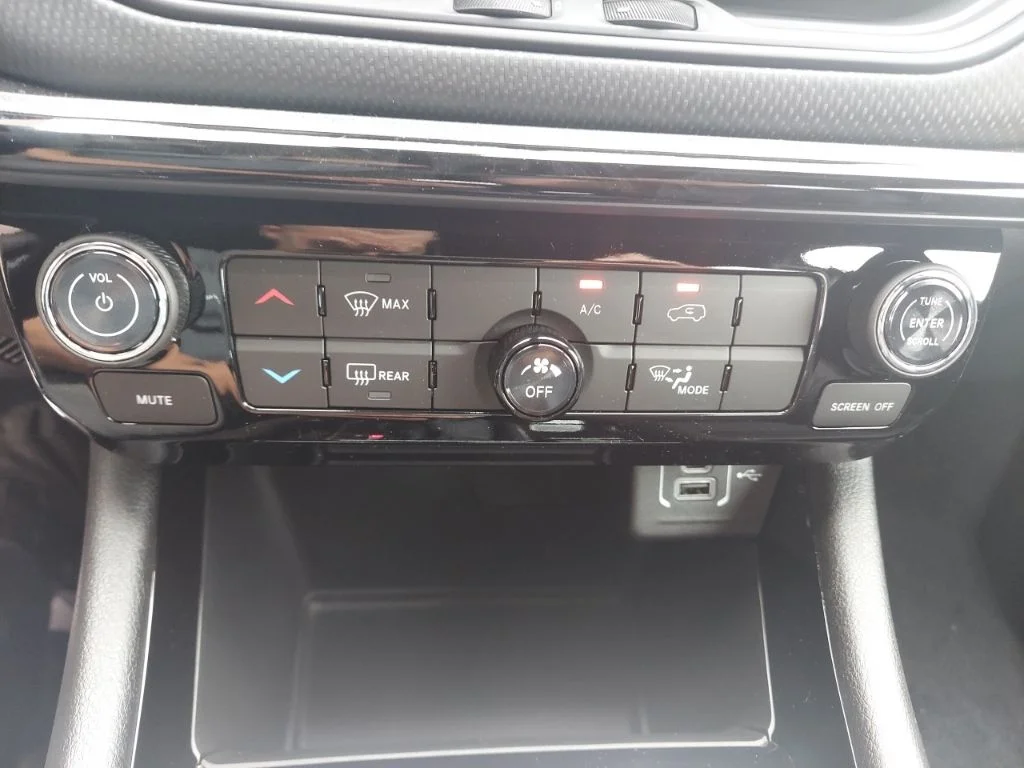 New 2026 Fathom Blue Pearl Coat Jeep Latitude image 31