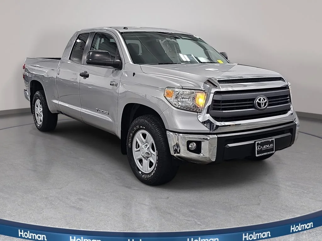 Used 2014 Silver Toyota SR5 image 4