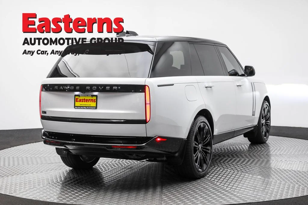 Used 2024 White Land Rover Autobiography image 5